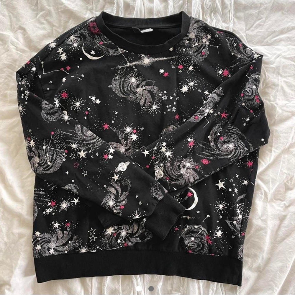 STARRY COMFY SWEATSHIRT